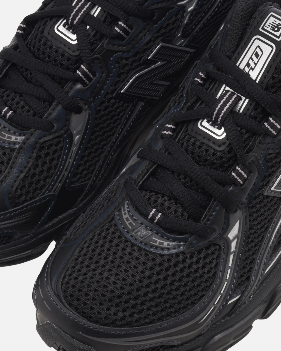 New Balance 740 - Noir
