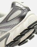 Nike V5 RNR - Gris