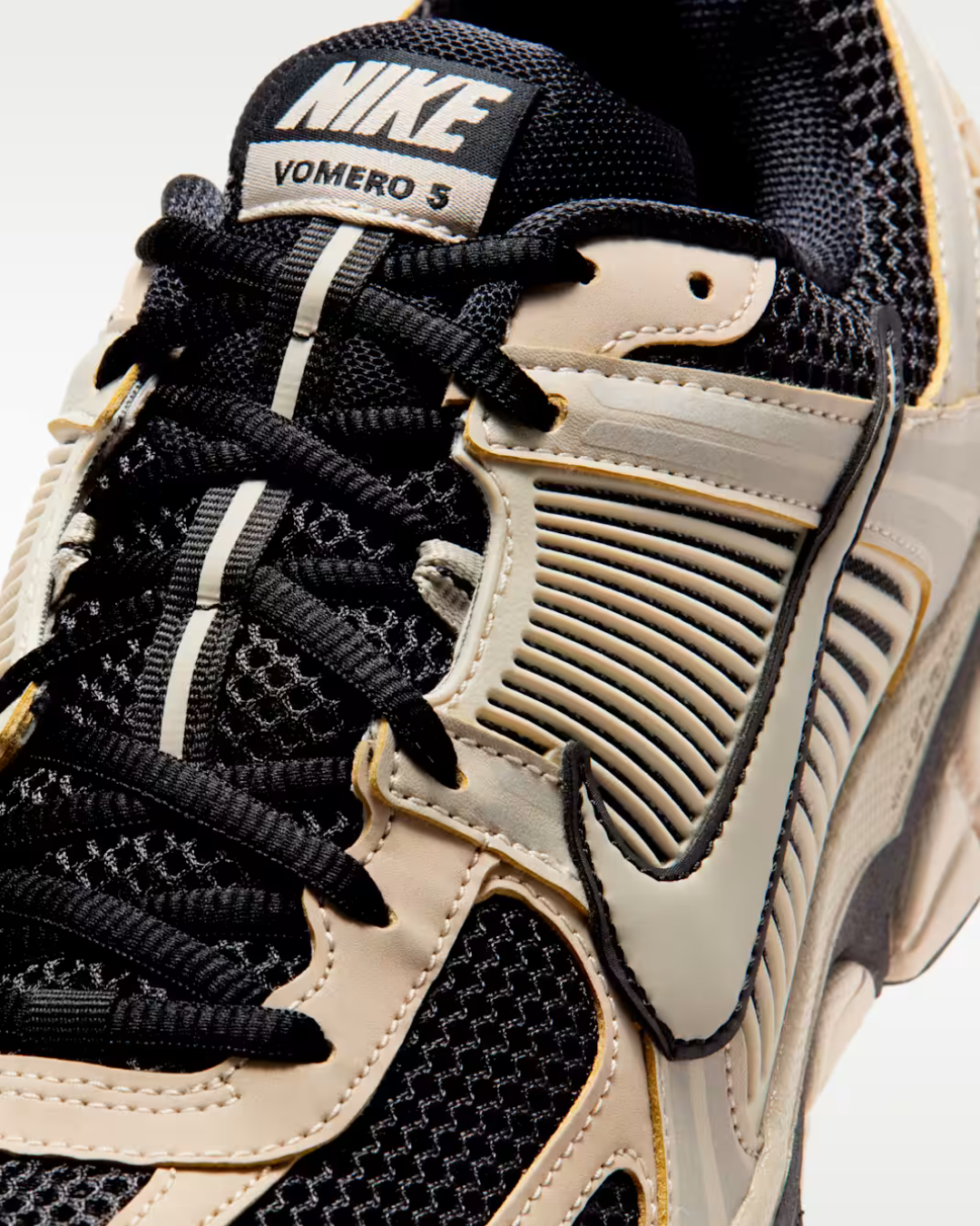 Nike Zoom Vomero 5 - Beige/Noir