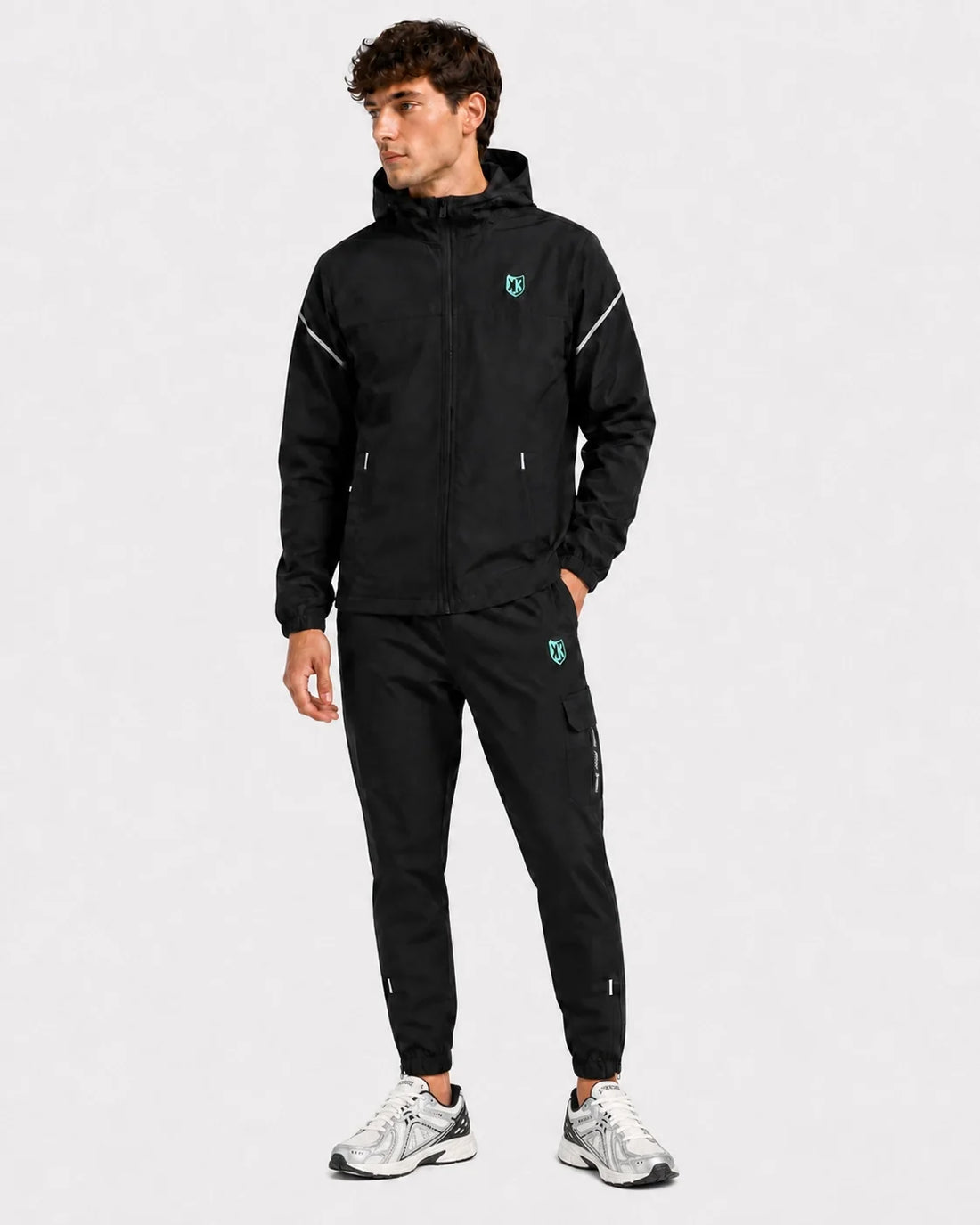 Pack Survêtement FK Wind Noir + Baskets FTKR 1000 Blanc/Gris/Noir