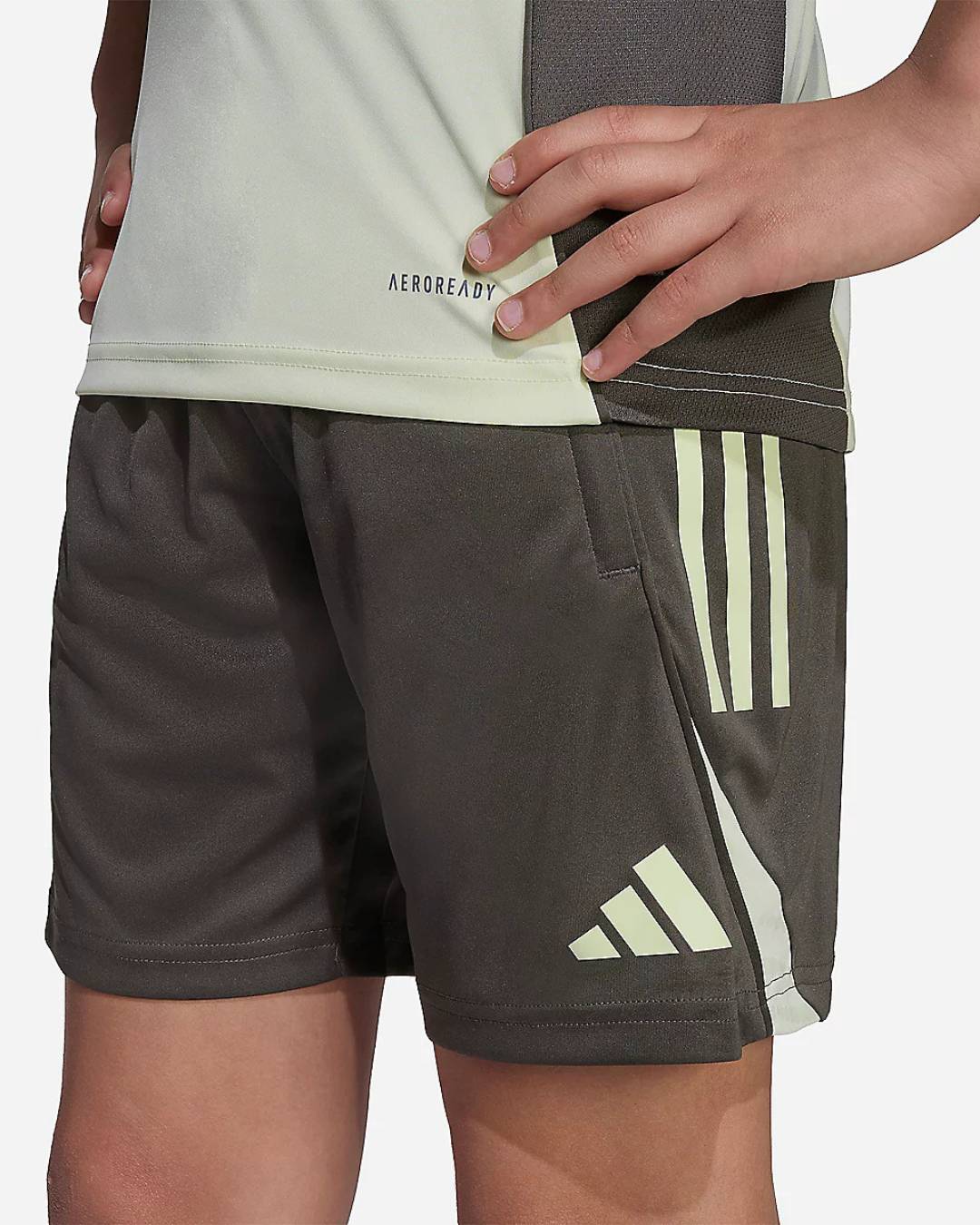 Short d'entrainement Real Madrid Junior 2025/2026 - Kaki/Vert